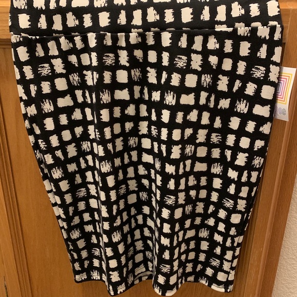 LuLaRoe Cassie Skirt - Large **New with Tags** - Picture 1 of 2